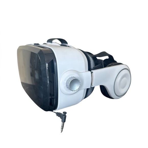 Sharper Image Bluetooth VR Headset Built-In Earphones Virtual Reality Goggles - Picture 1 of 8